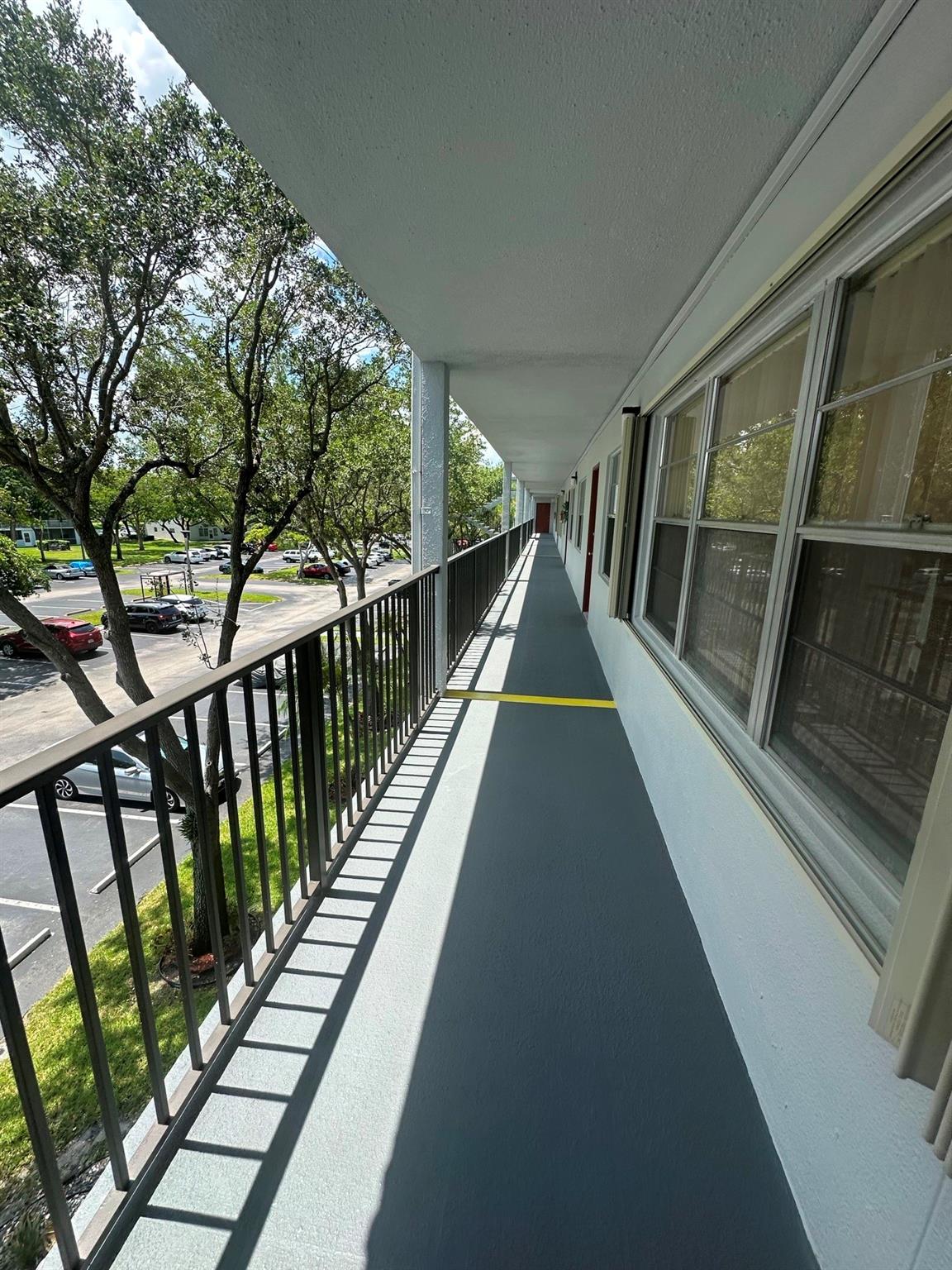 IVANHOE C - Residential