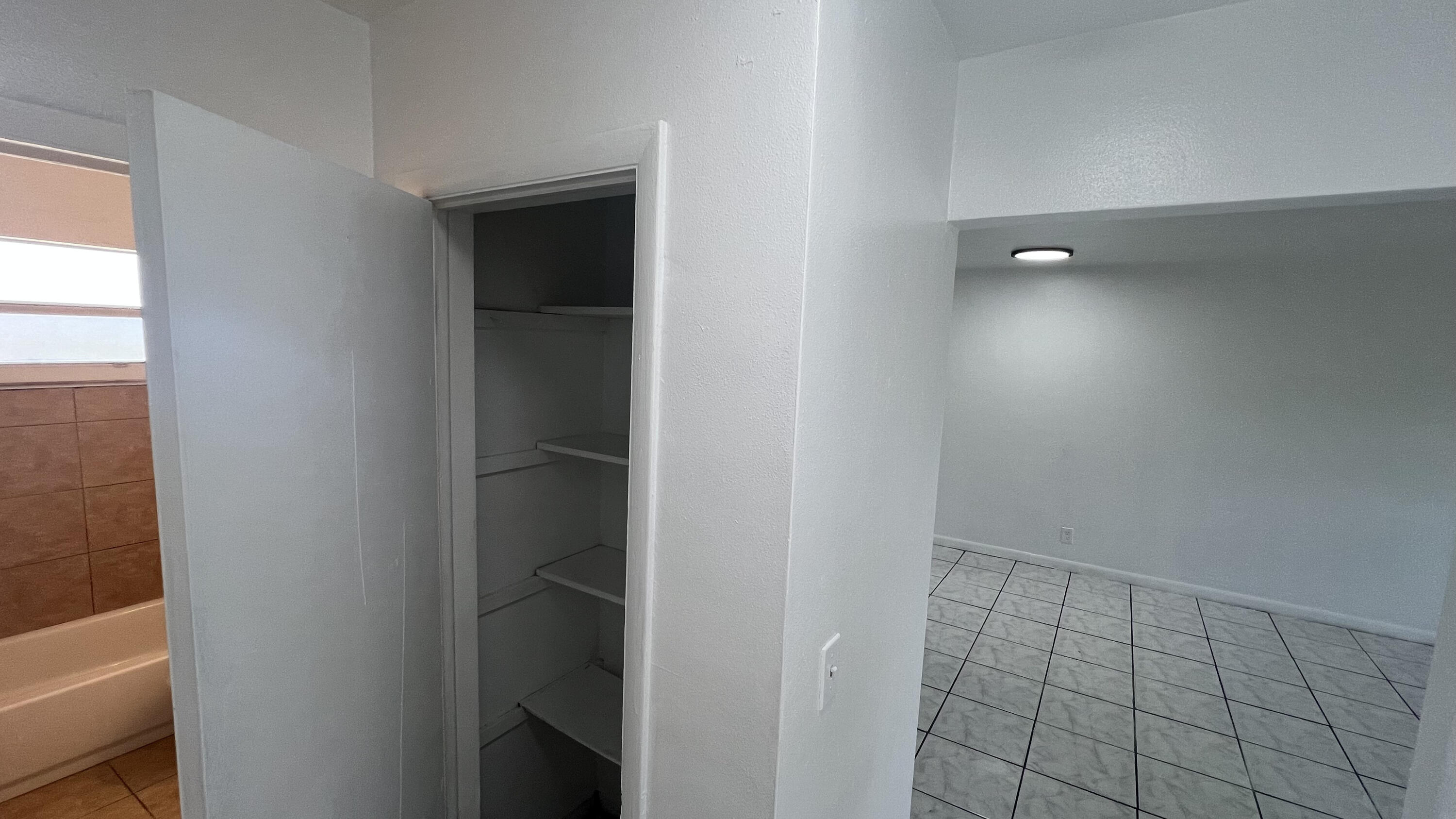 MIDLAND 1ST ADD - Residential Lease