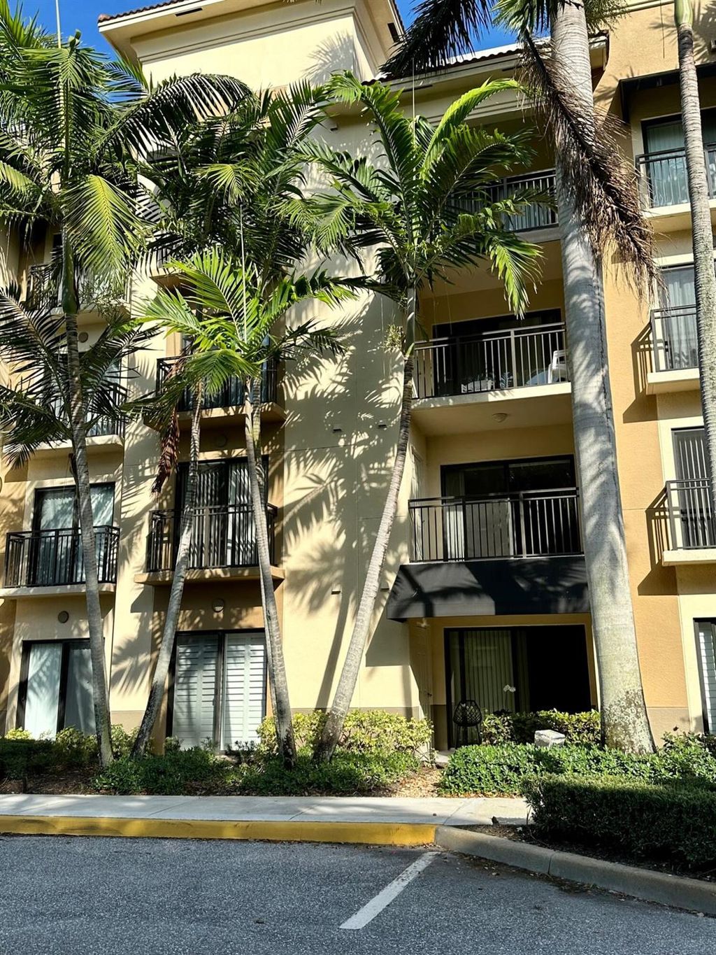 Photo of 4903 Midtown Lane #3219, Palm Beach Gardens, FL 33418 (MLS # R10965890)