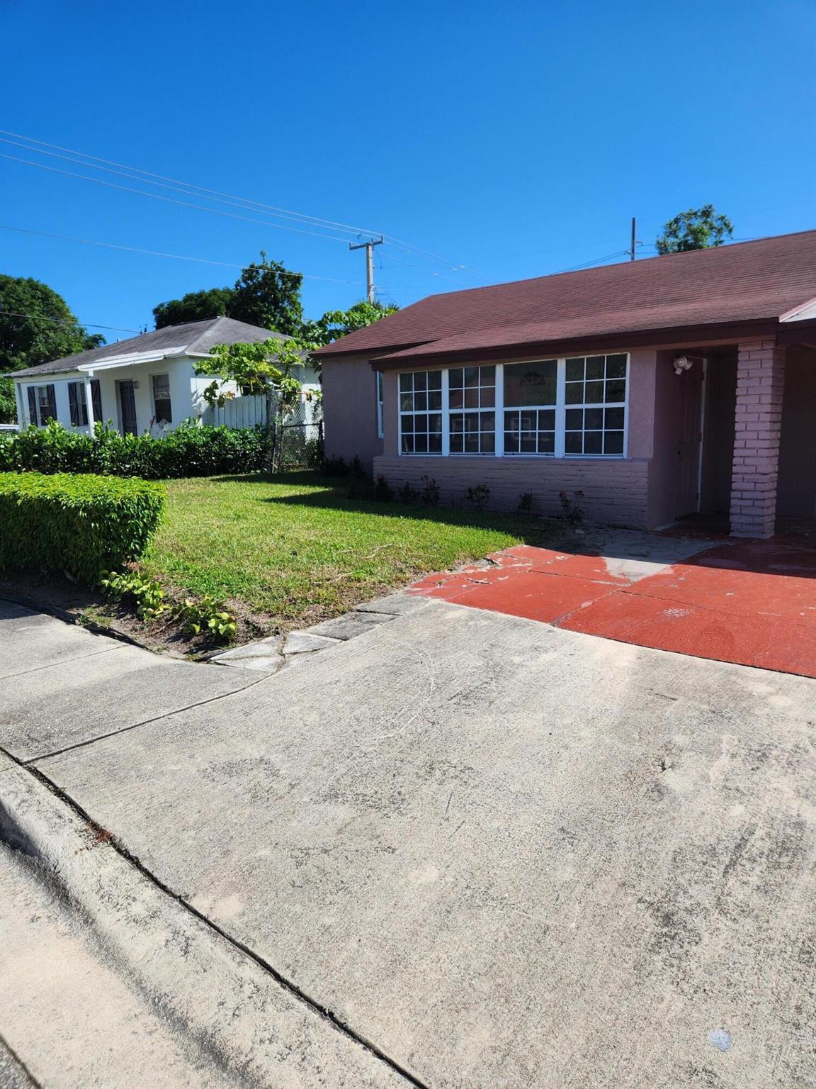 View photos, virtual tours, details... 609 W 2nd Street