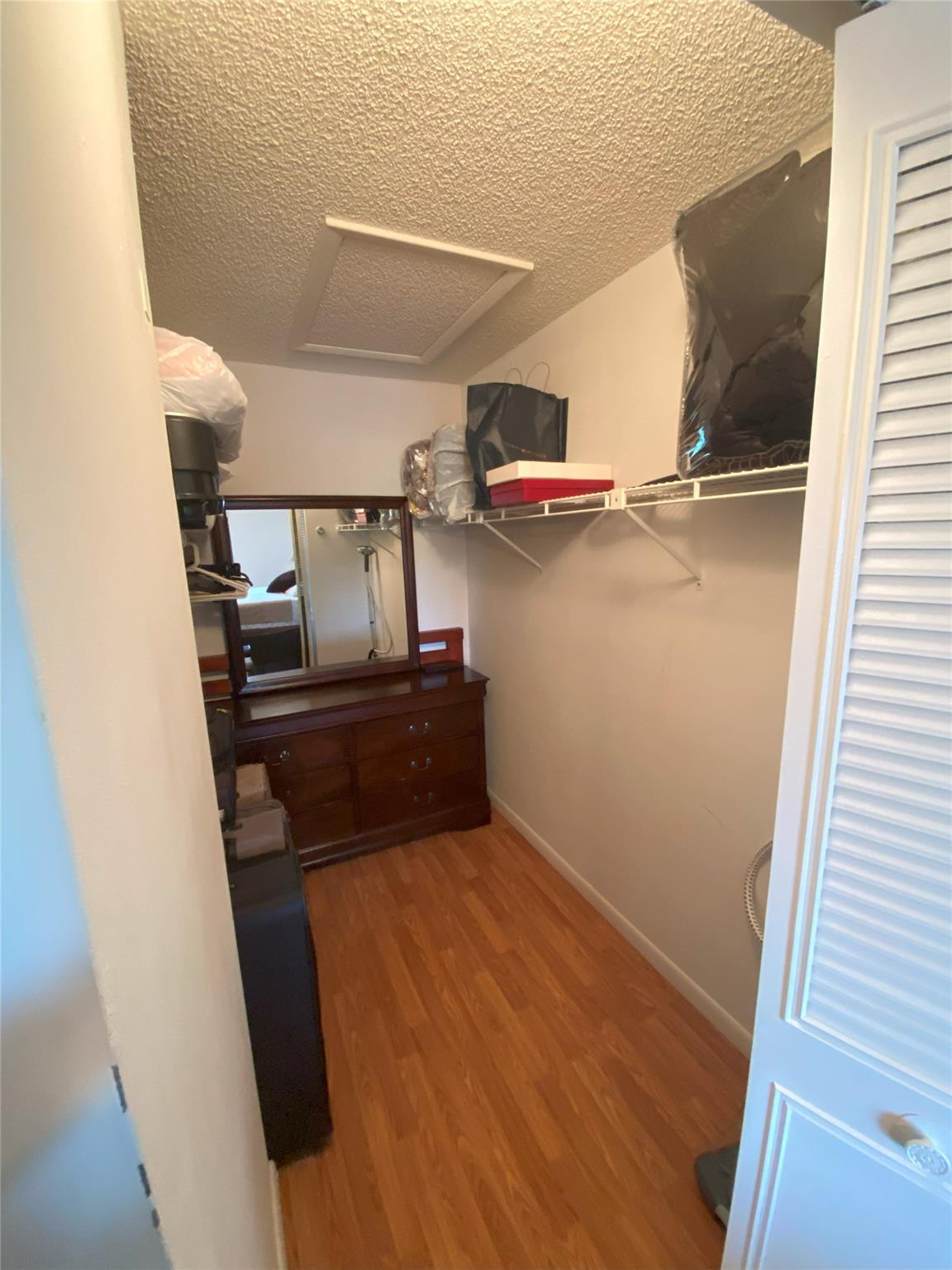 PINE RIDGE NORTH VILLAGE - Residential Lease