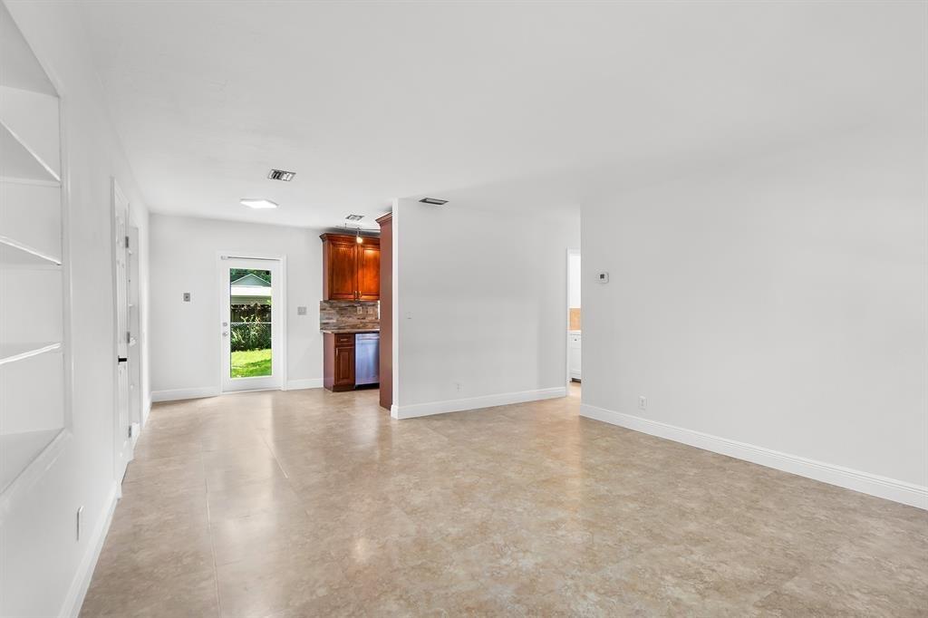 Ansonia Gardens 36-7 B - Residential Lease