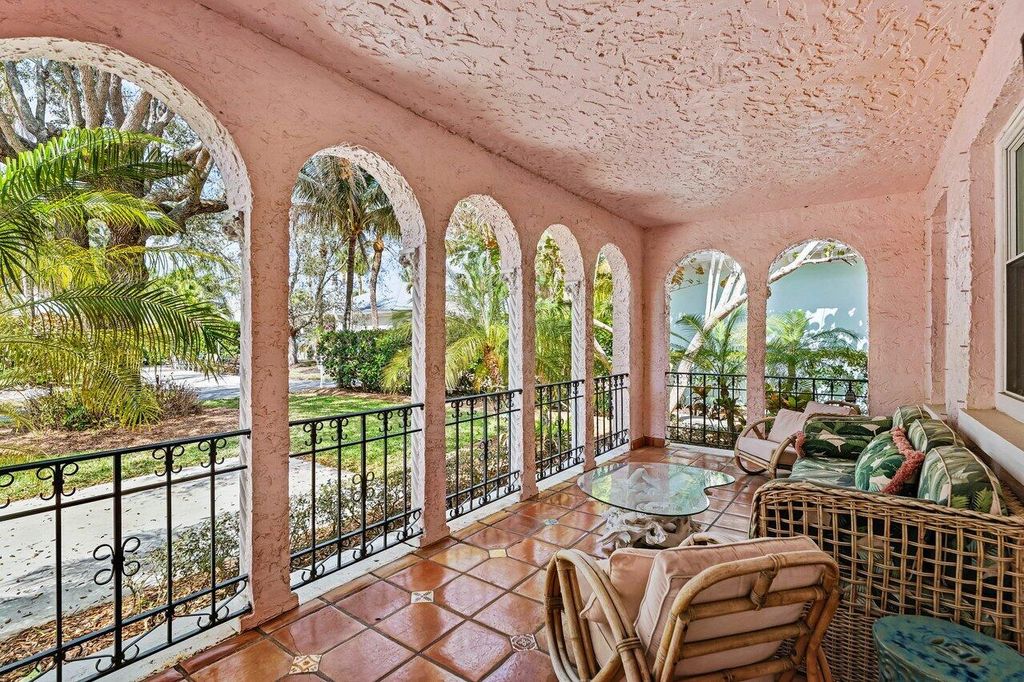 Photo of 217 SE Coconut Avenue, Stuart, FL 34996 (MLS # B26005126)