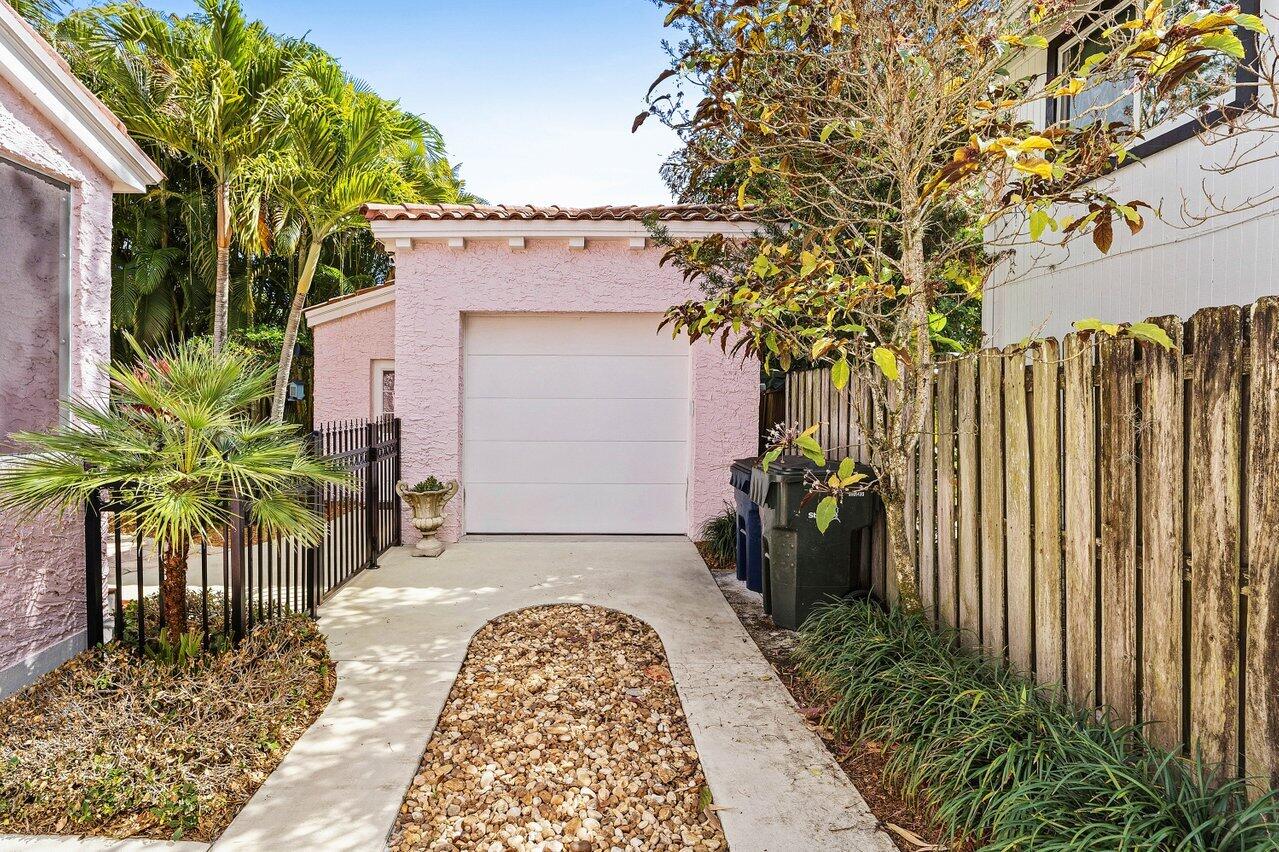 ST LUCIE ESTATES - Residential Lease