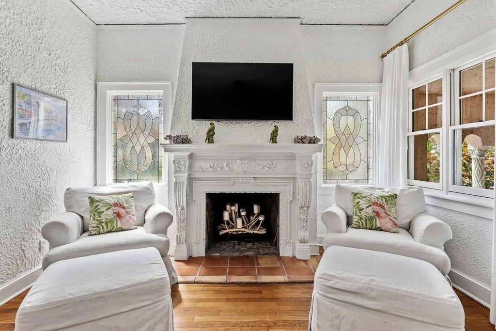 Photo of 217 SE Coconut Avenue, Stuart, FL 34996 (MLS # B26005126)