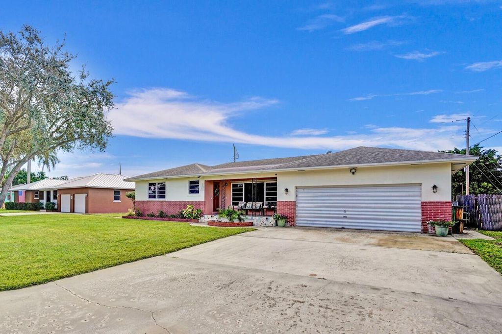 Photo of 4306 Waterway Drive, Lake Worth, FL 33462 (MLS # R11017563)