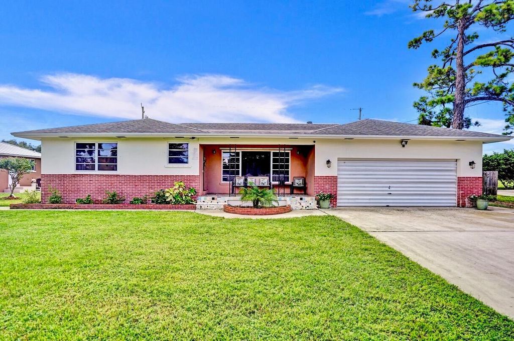 Photo of 4306 Waterway Drive, Lake Worth, FL 33462 (MLS # R11017563)