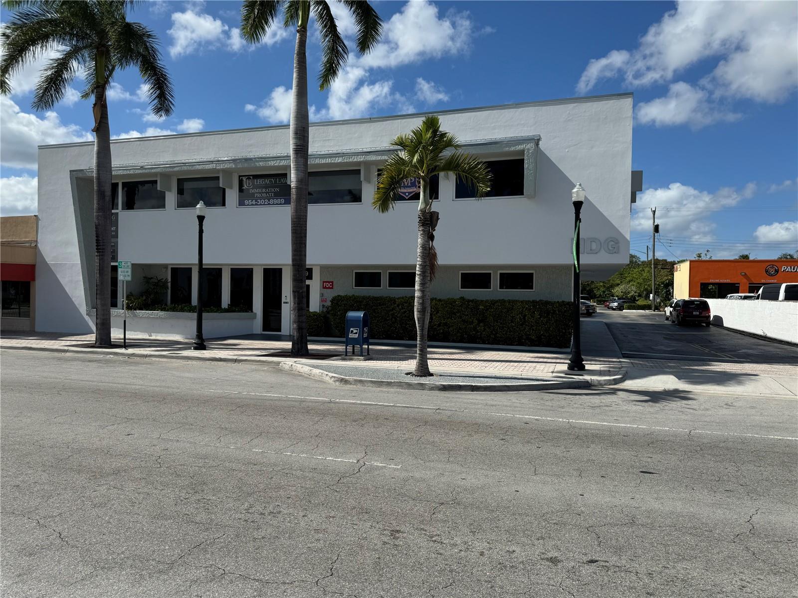 Office building nestled in the heart of Hollywood . With an ambiance of a boutique depiction. Offices with
different styles and sizes & views. Rent prices $1,000- $1,300 Per Office . Inquire about special promotional
deals. Full Kitchens Conference rooms loaded with all the bells and whistles. All utilities are included .Front
lobby receptionists. Plenty of Parking.