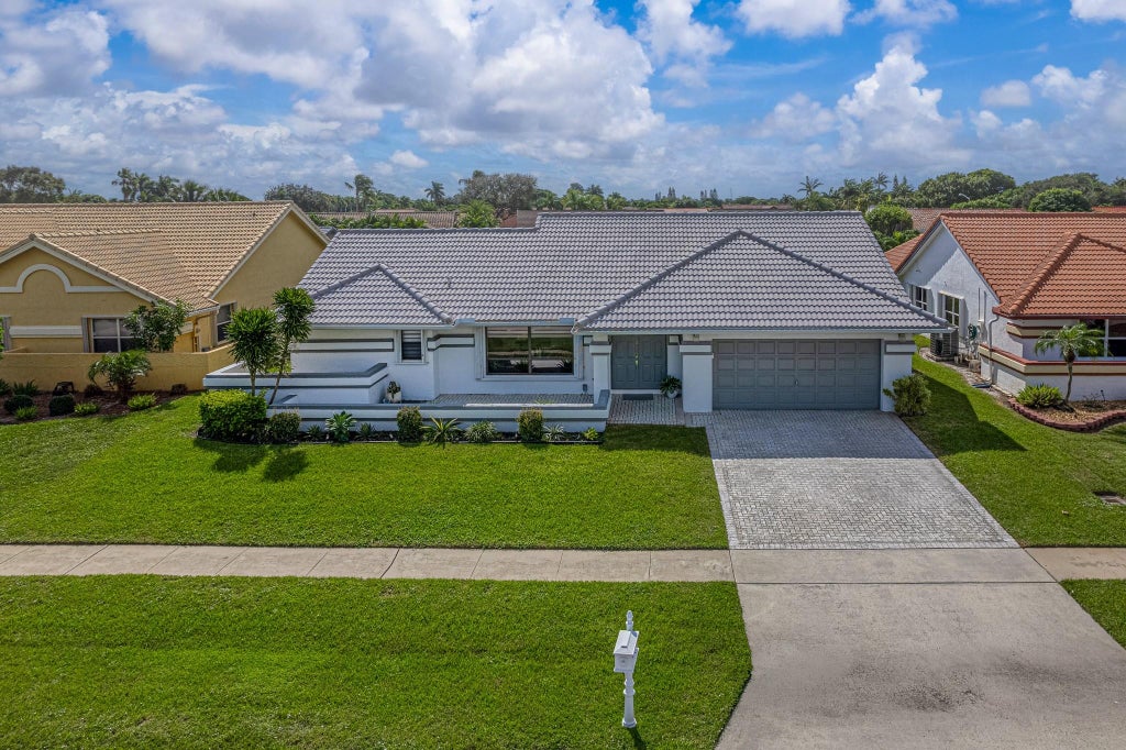 Photo of 6071 Sunberry Circle, Boynton Beach, FL 33437 (MLS # F10535624)