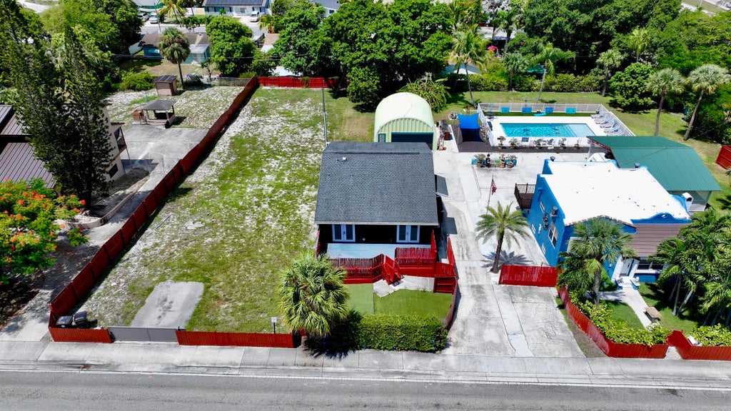 Photo of 907 N A Street, Lake Worth Beach, FL 33460 (MLS # B26068492)