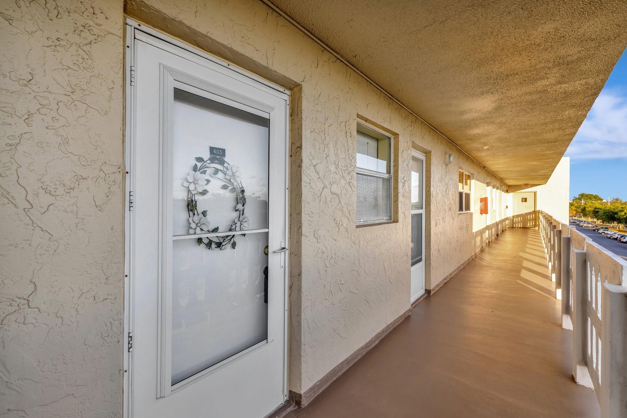 205 SE 11th Ter 405
