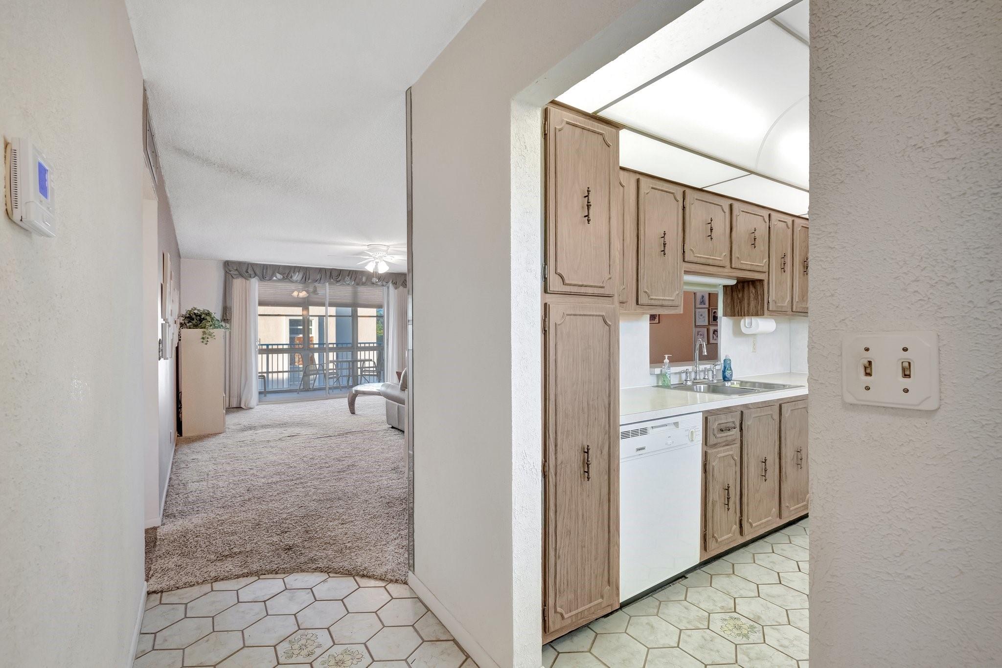 205 SE 11th Ter 405