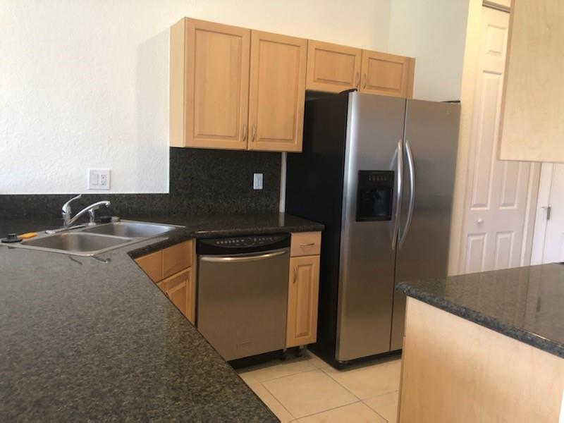 Westchester Point Twnhms - Residential Lease