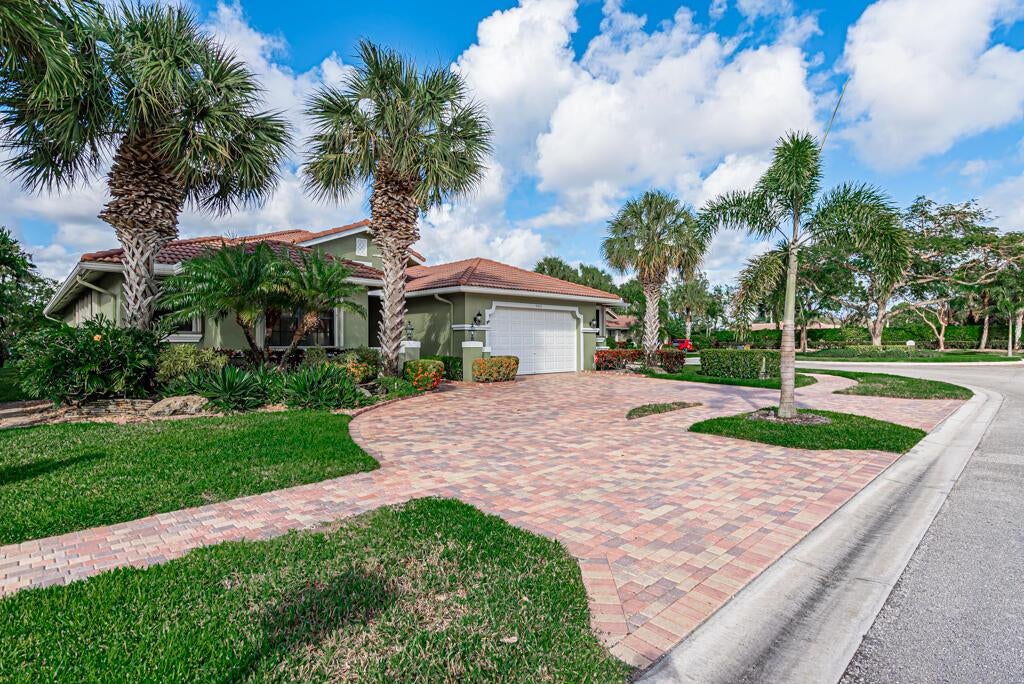 Photo of 6862 Antinori Lane, Boynton Beach, FL 33437 (MLS # R10777372)