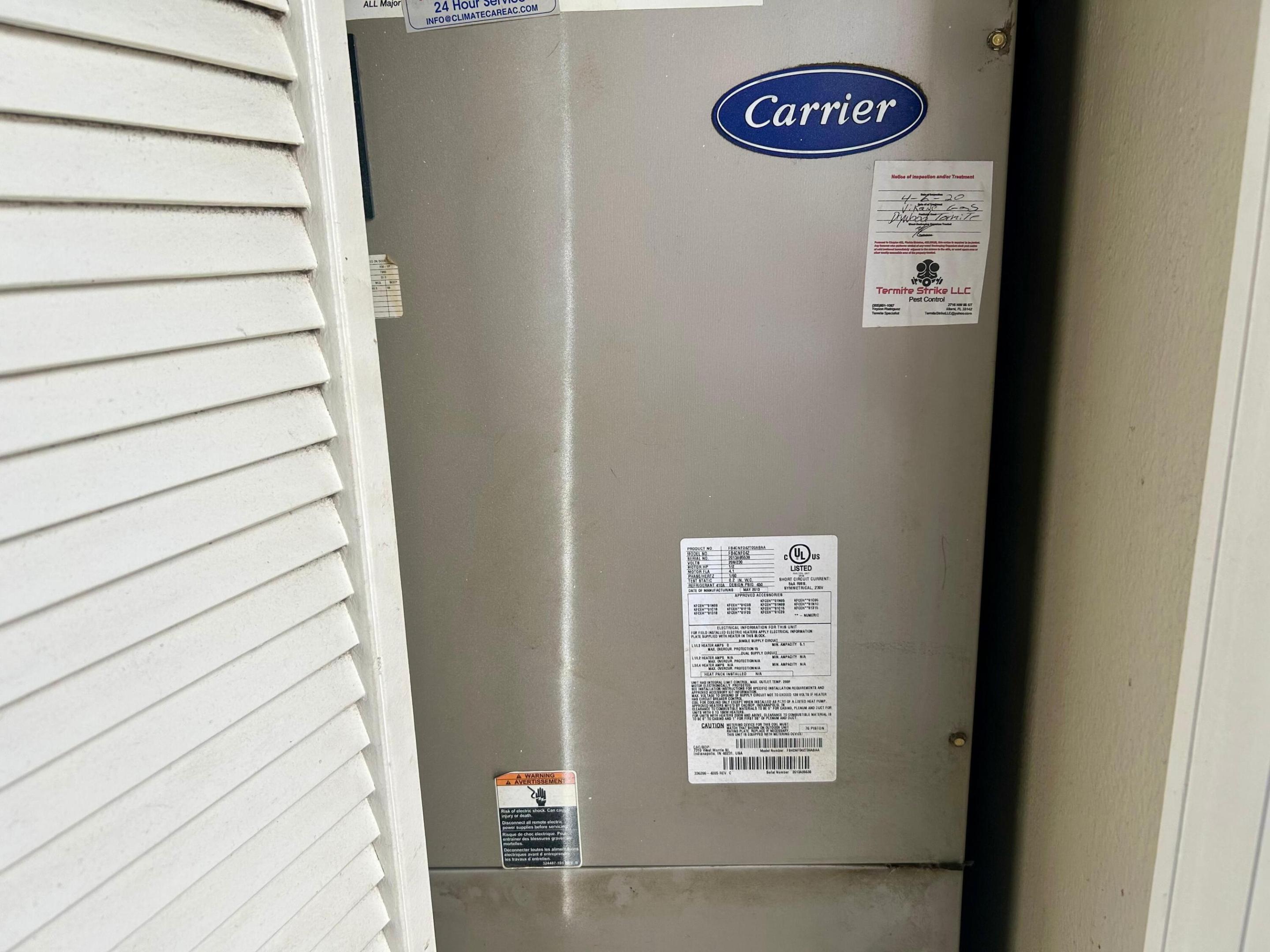 HOLLYWOOD HILLS - Residential