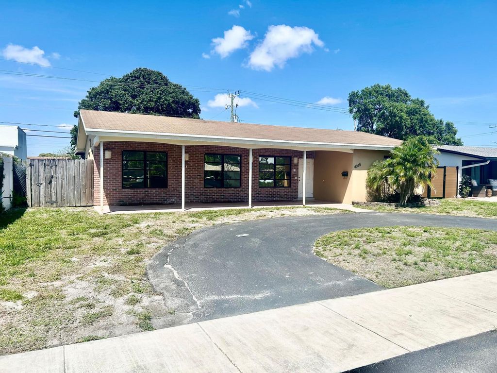 Photo of 4015 W Park Road, Hollywood, FL 33021 (MLS # B26009202)