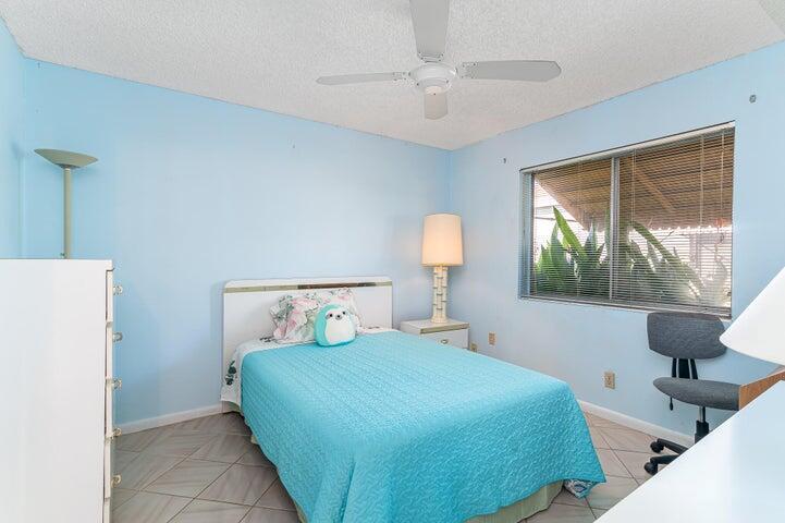 CAMELOT VILLAGE SEC 4 - Residential Lease