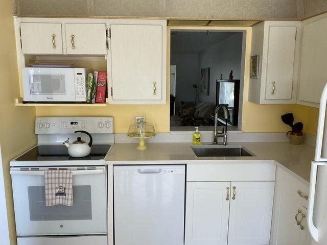 CAMELOT VILLAGE SEC 4 - Residential Lease