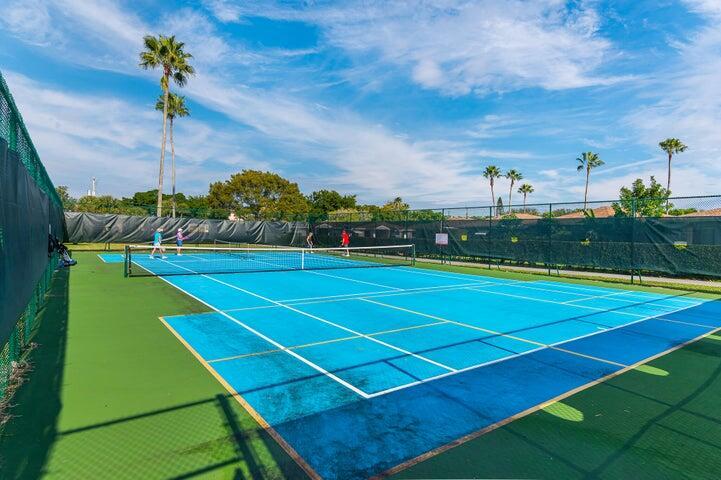 CAMELOT VILLAGE SEC 4 - Residential Lease