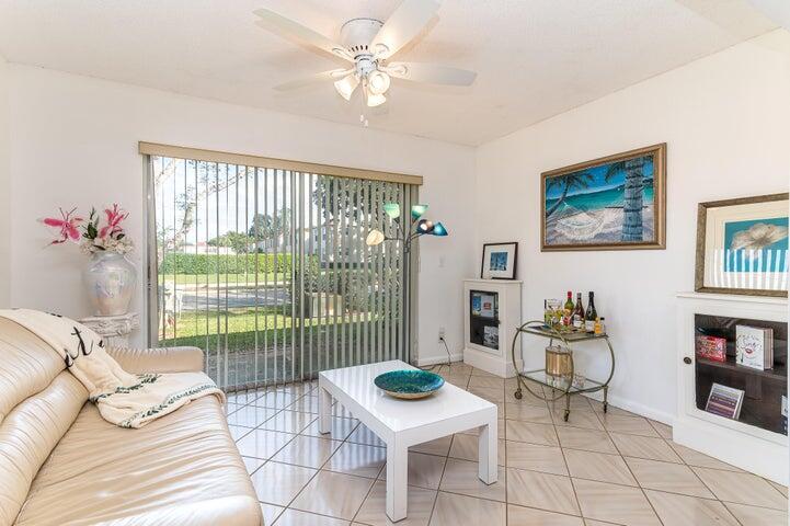 CAMELOT VILLAGE SEC 4 - Residential Lease