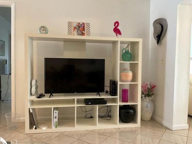 CAMELOT VILLAGE SEC 4 - Residential Lease