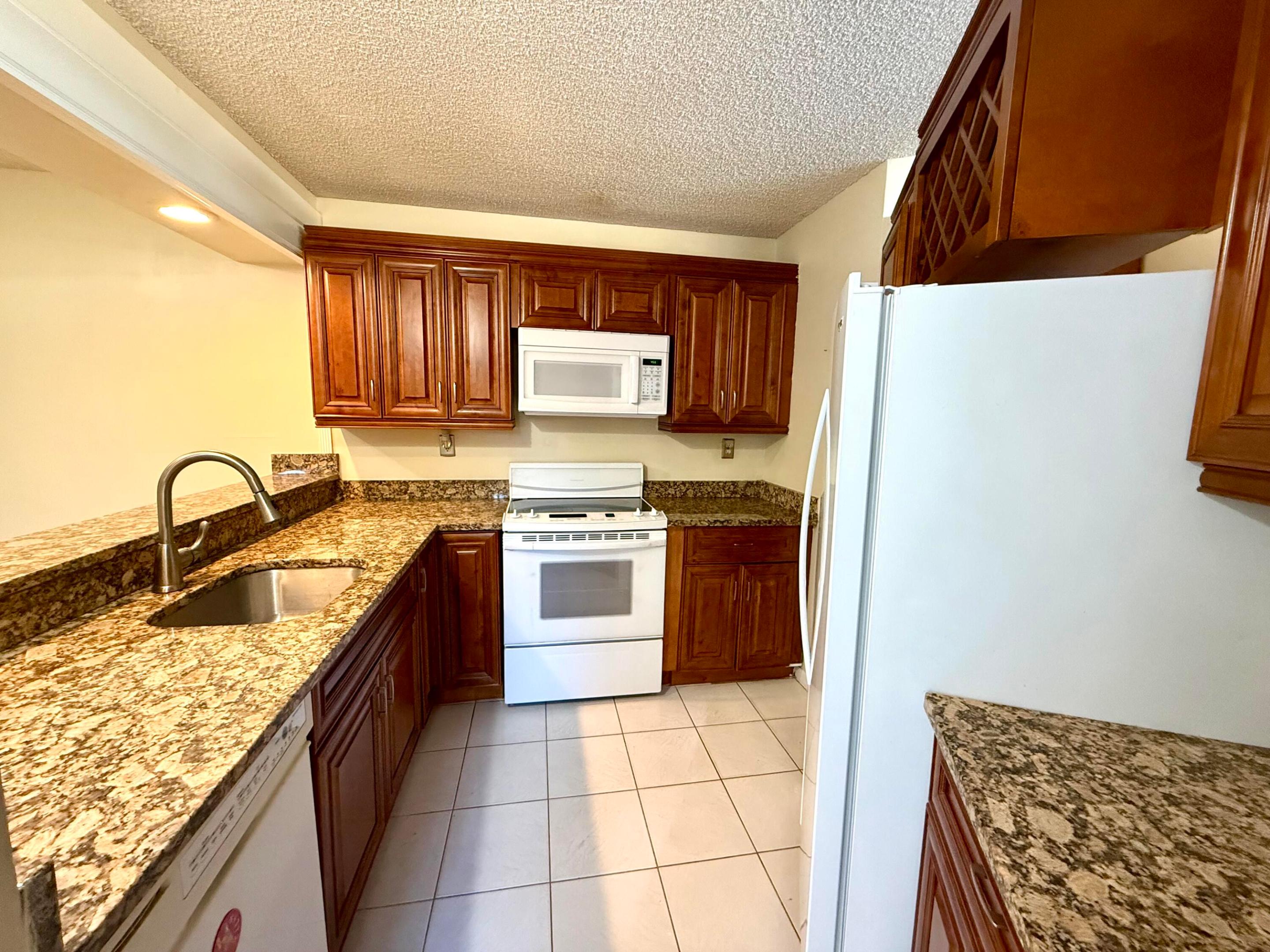 SOMERSET - Residential Lease