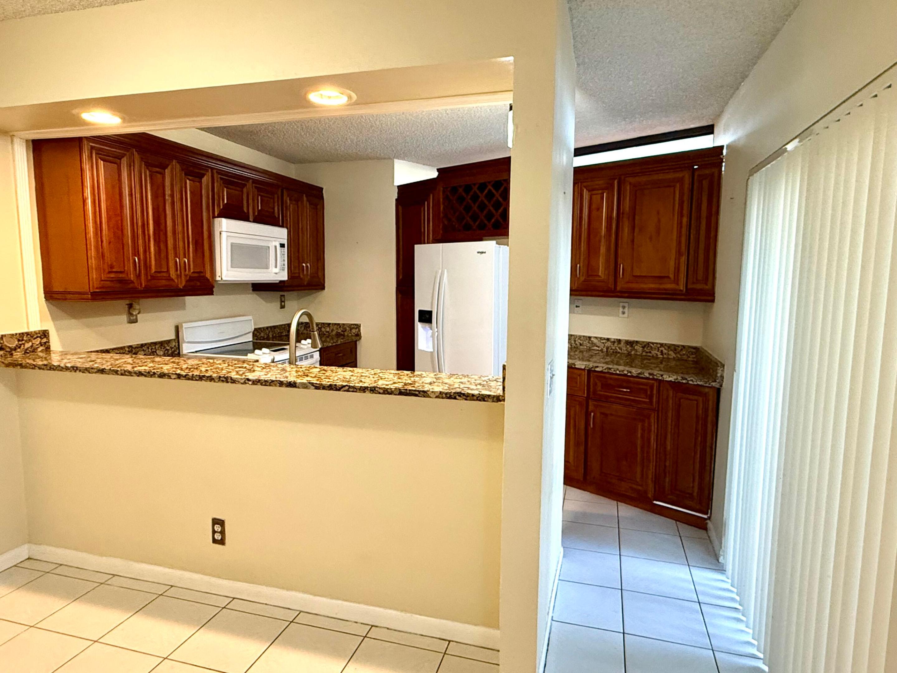 SOMERSET - Residential Lease