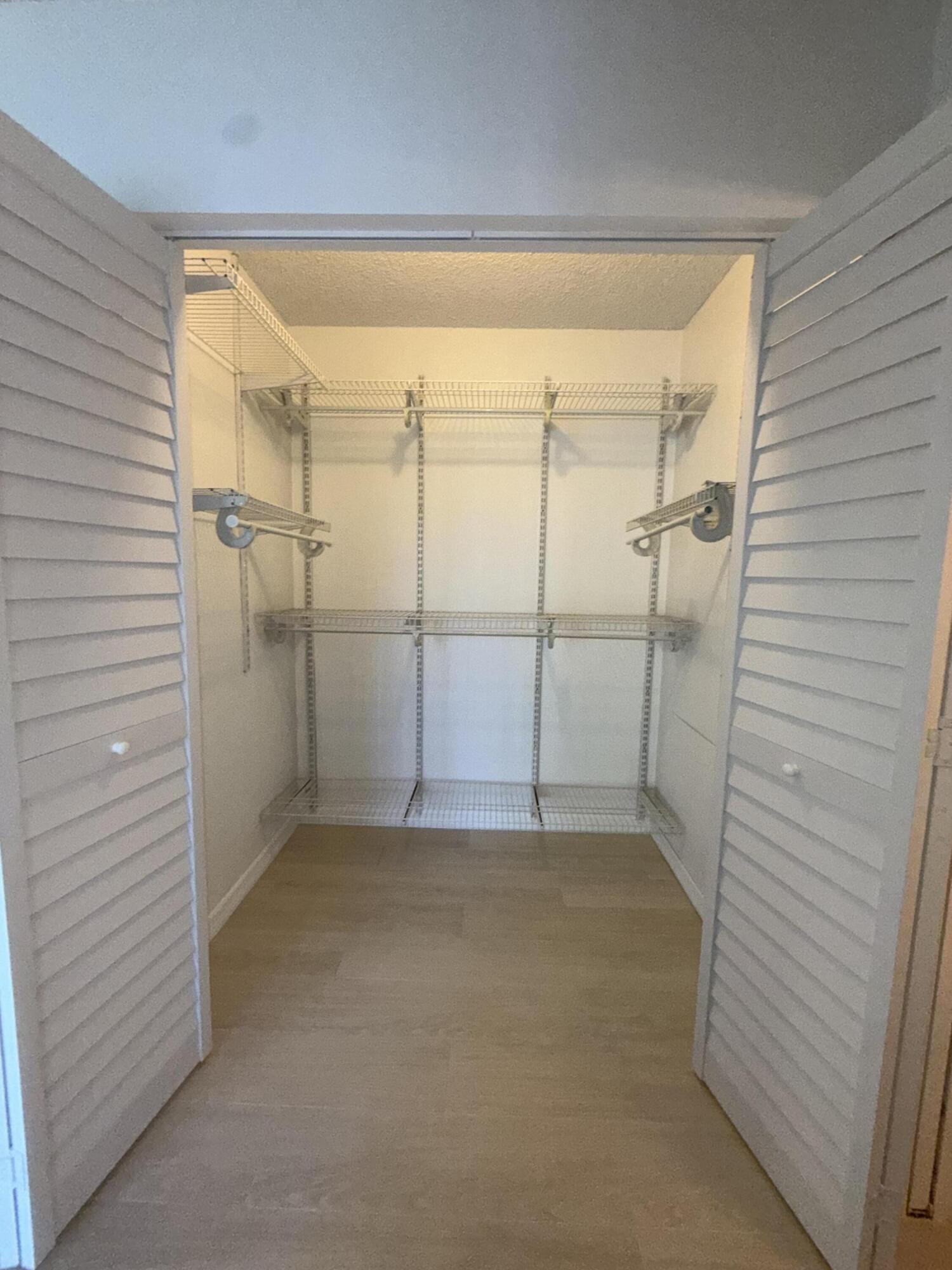 SOMERSET - Residential Lease