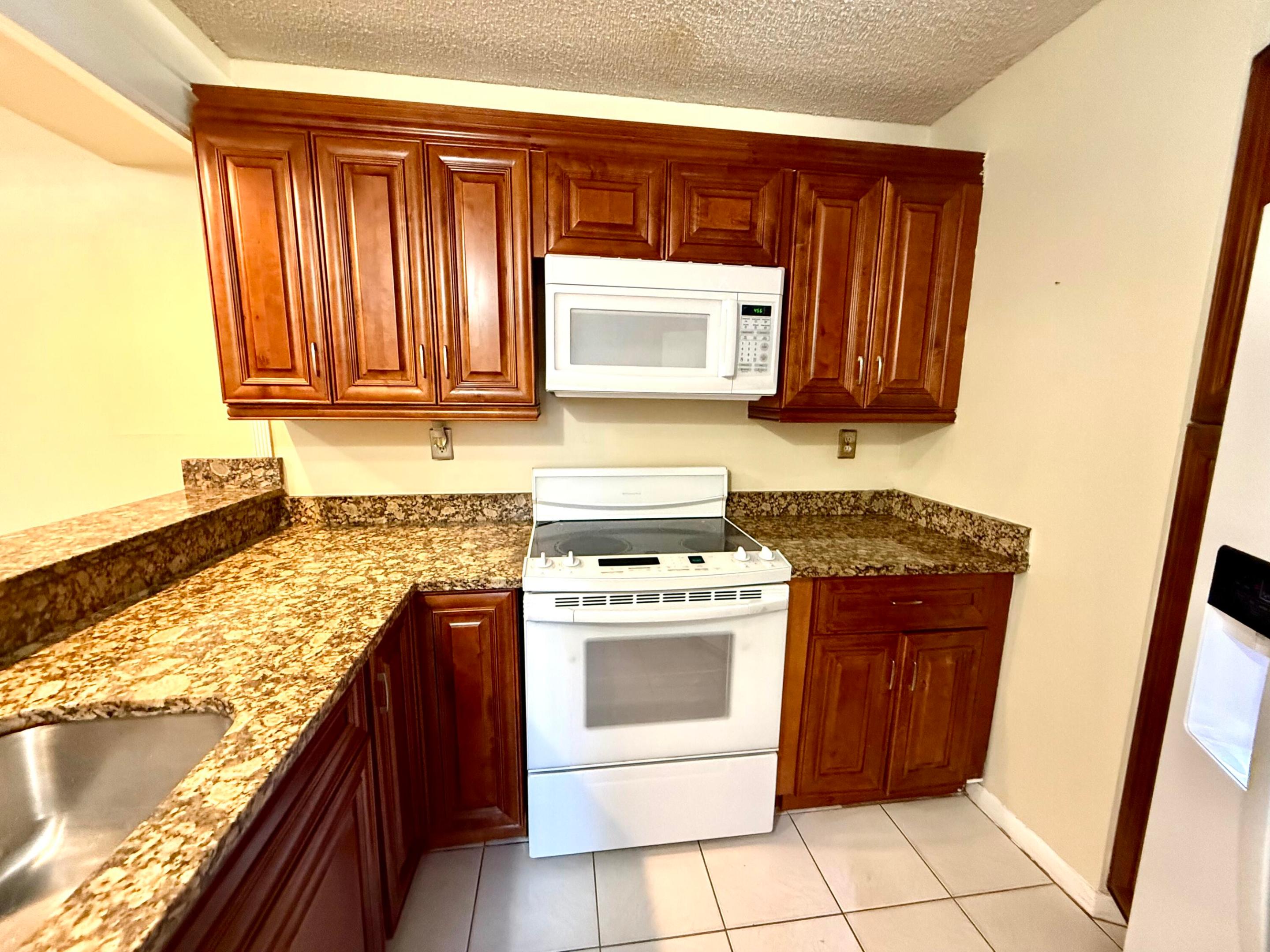 SOMERSET - Residential Lease