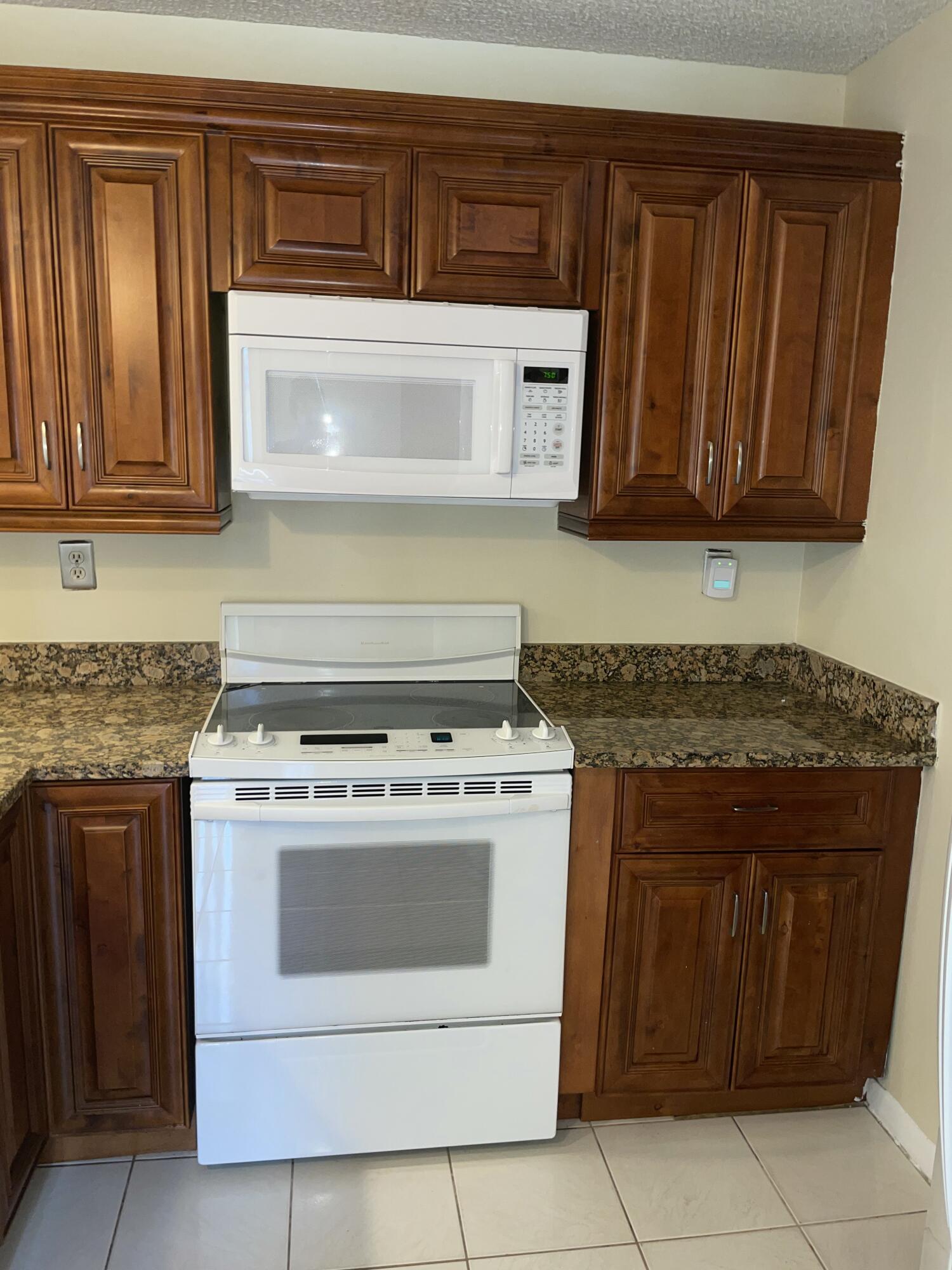 SOMERSET - Residential Lease