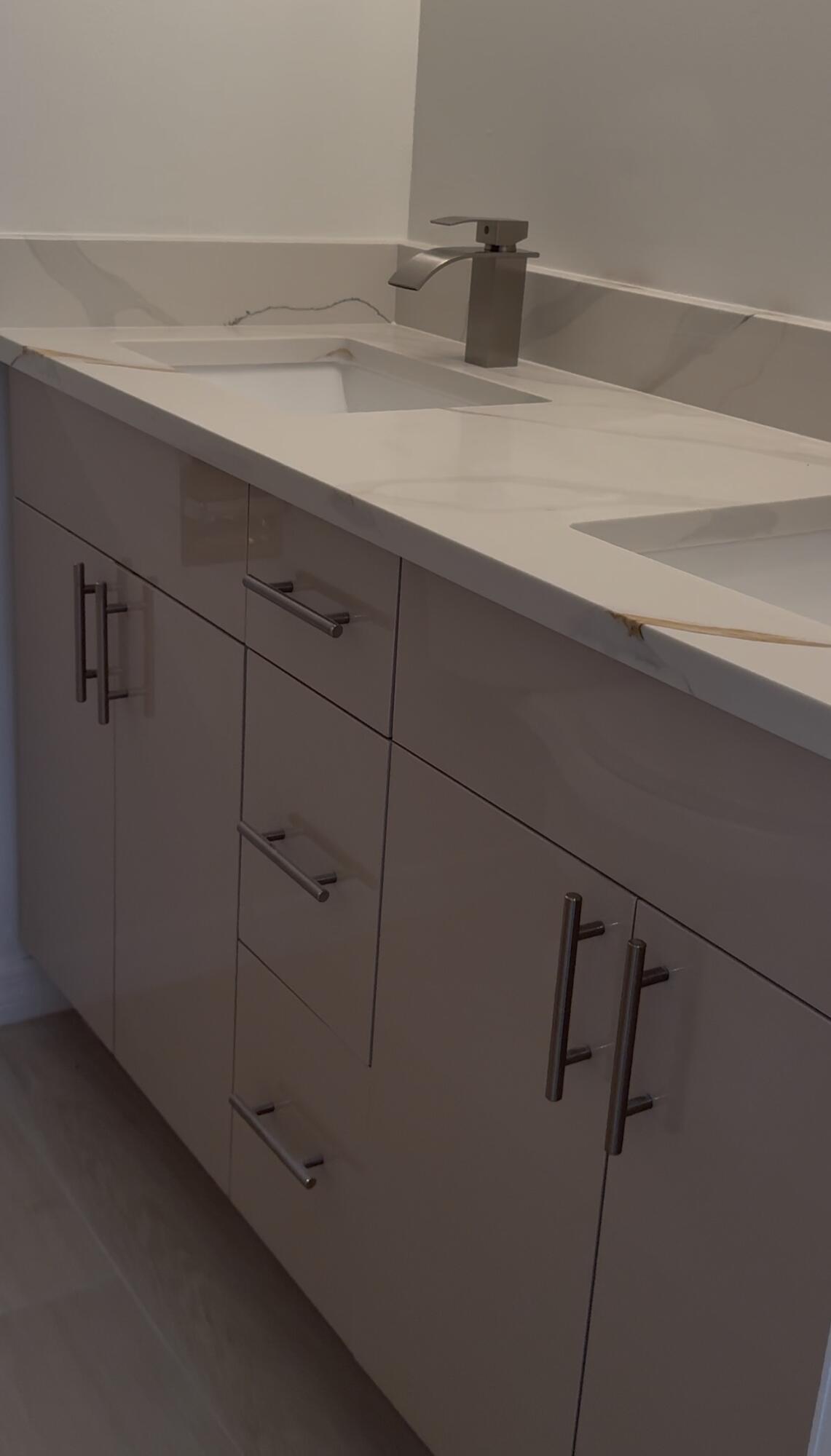 SOMERSET - Residential Lease