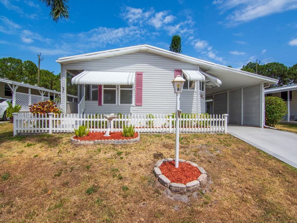 TROPICAL ISLES - Residential