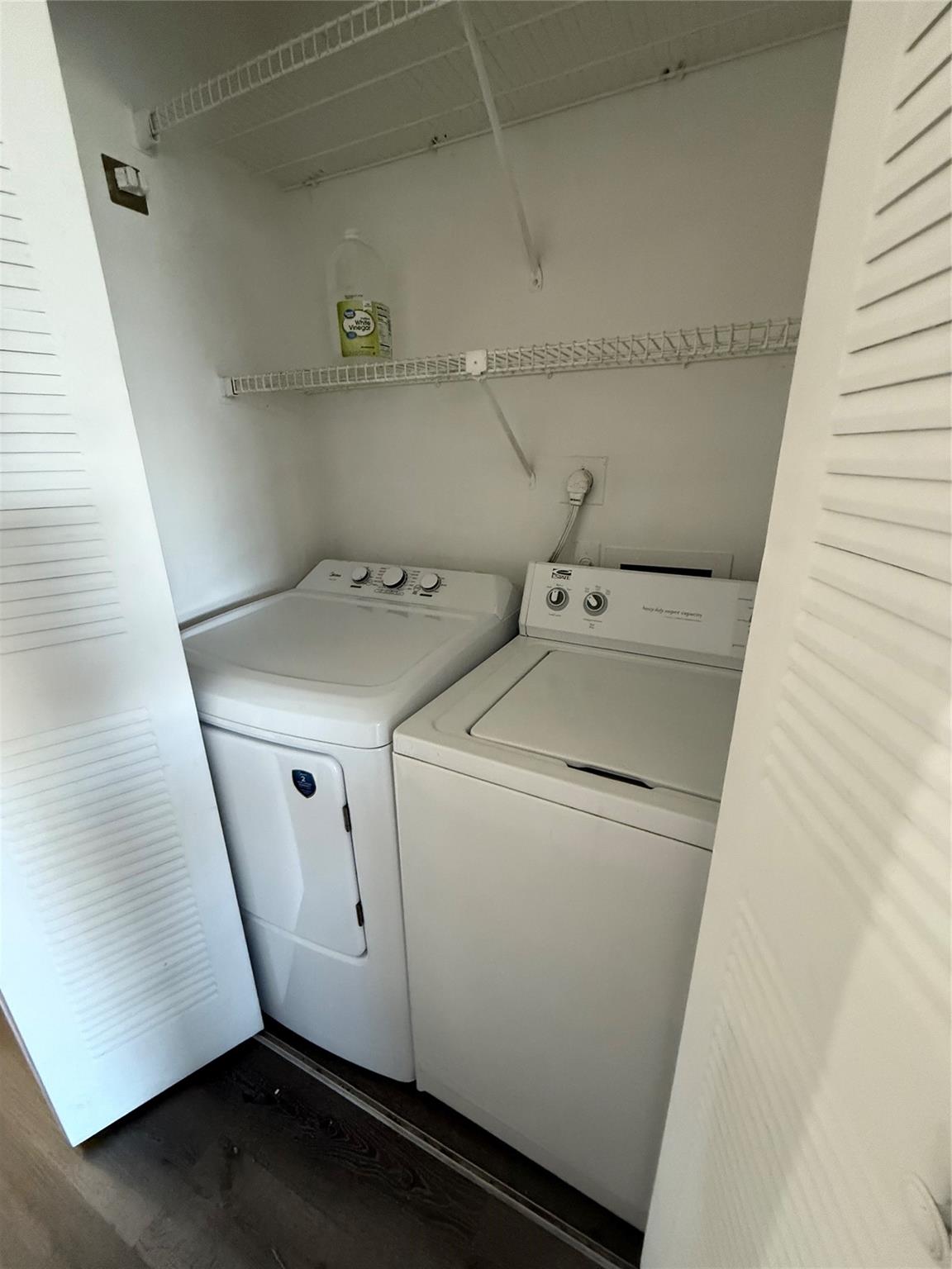 Country Park Condo - Residential Lease