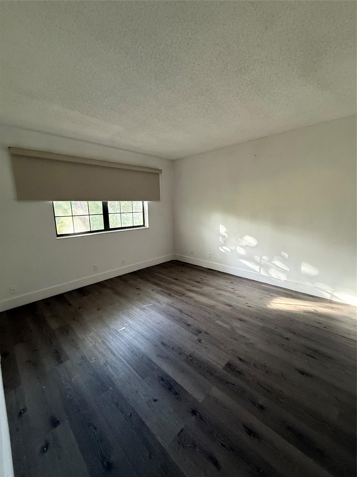 Country Park Condo - Residential Lease