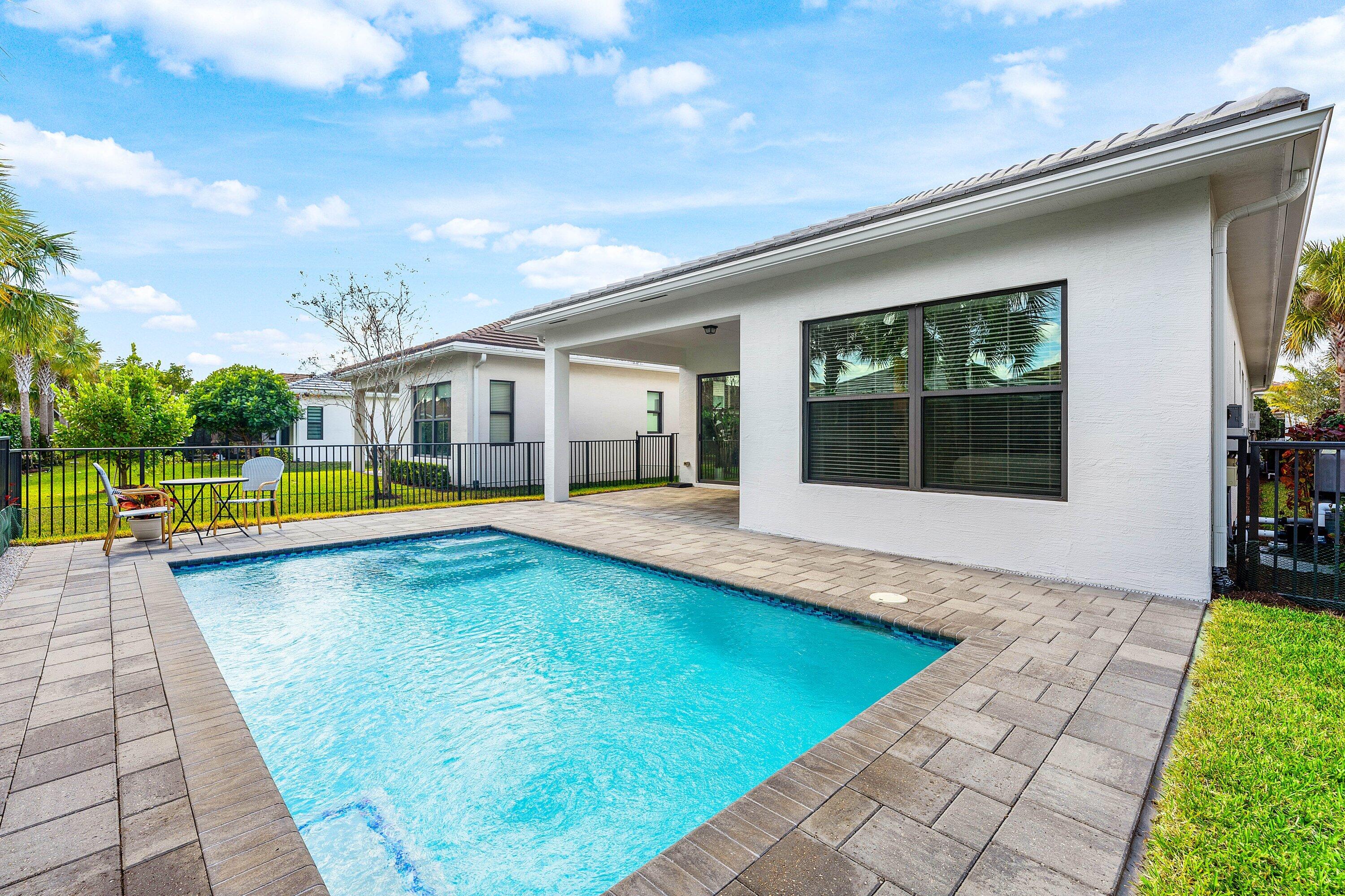 CRESSWIND PALM BEACH - Residential