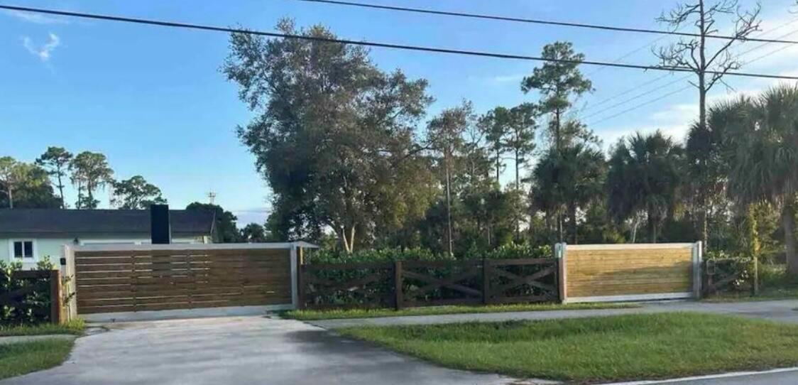 PALM BEACH FARMS CO 3 - Residential