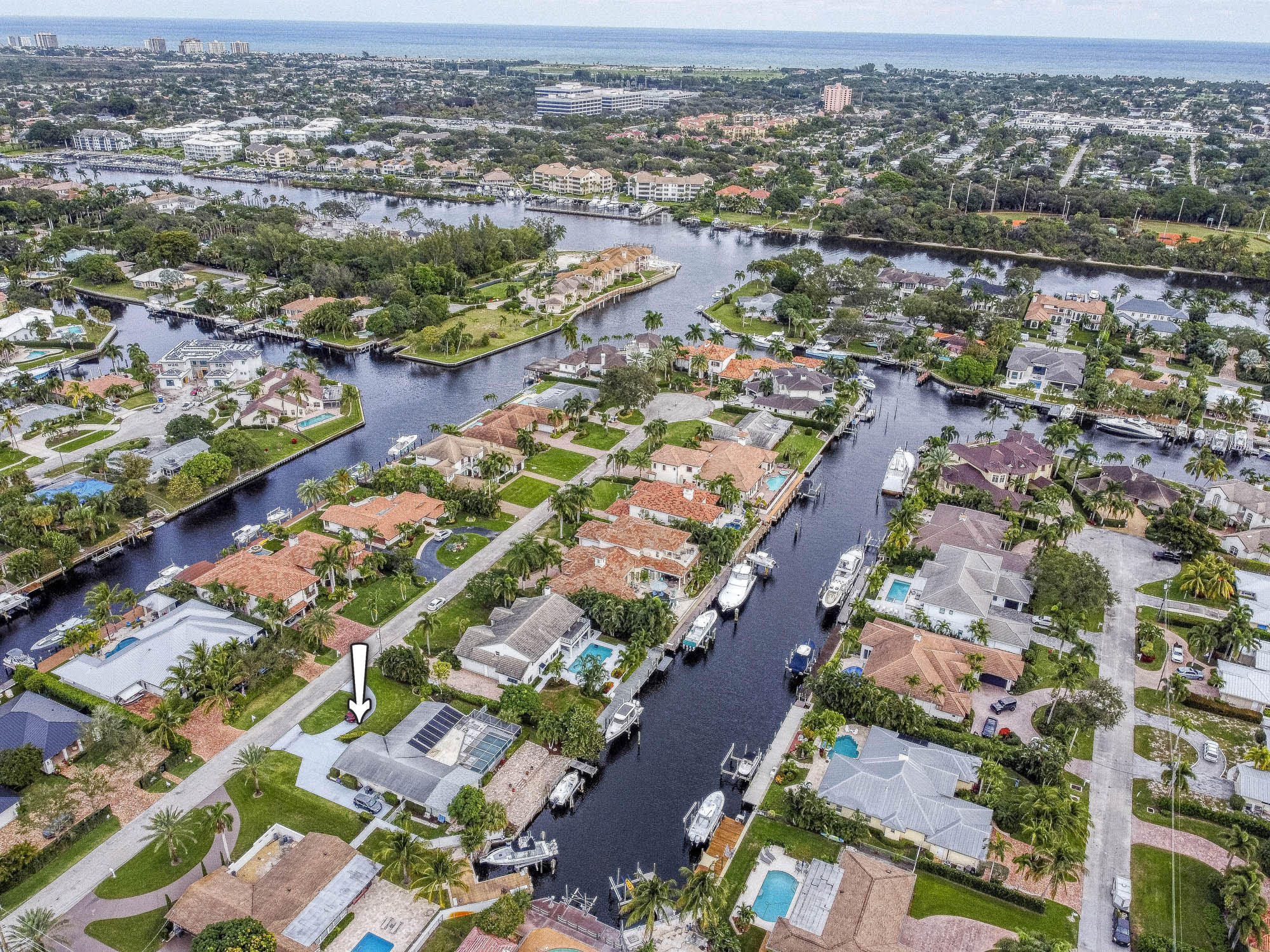 Priced to sell with motivated sellers. This home/land features approximately 75ft of waterfront with no fixed bridges to the intracoastal on arguably the most desirable waterfront street in Palm Beach Gardens. Desirable south exposure. 10,000lb boat lift. Maheu Estates is located off Prosperity Farms road and is minutes away from shopping, restaurants, the beach, and Palm Beach International Airport.