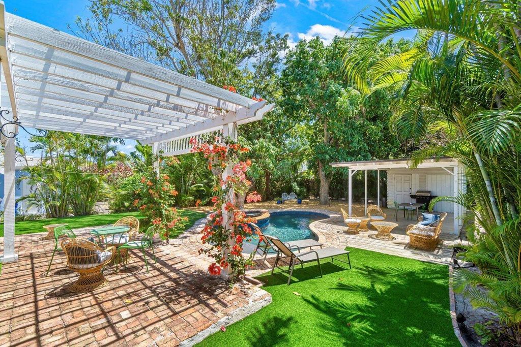 Photo of 612 Kanuga Drive, West Palm Beach, FL 33401 (MLS # R11102651)