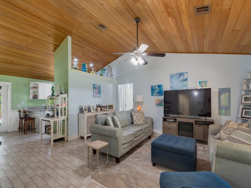 SHADY OAKS - Residential