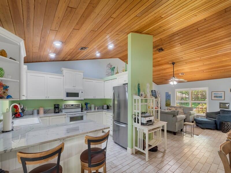 SHADY OAKS - Residential