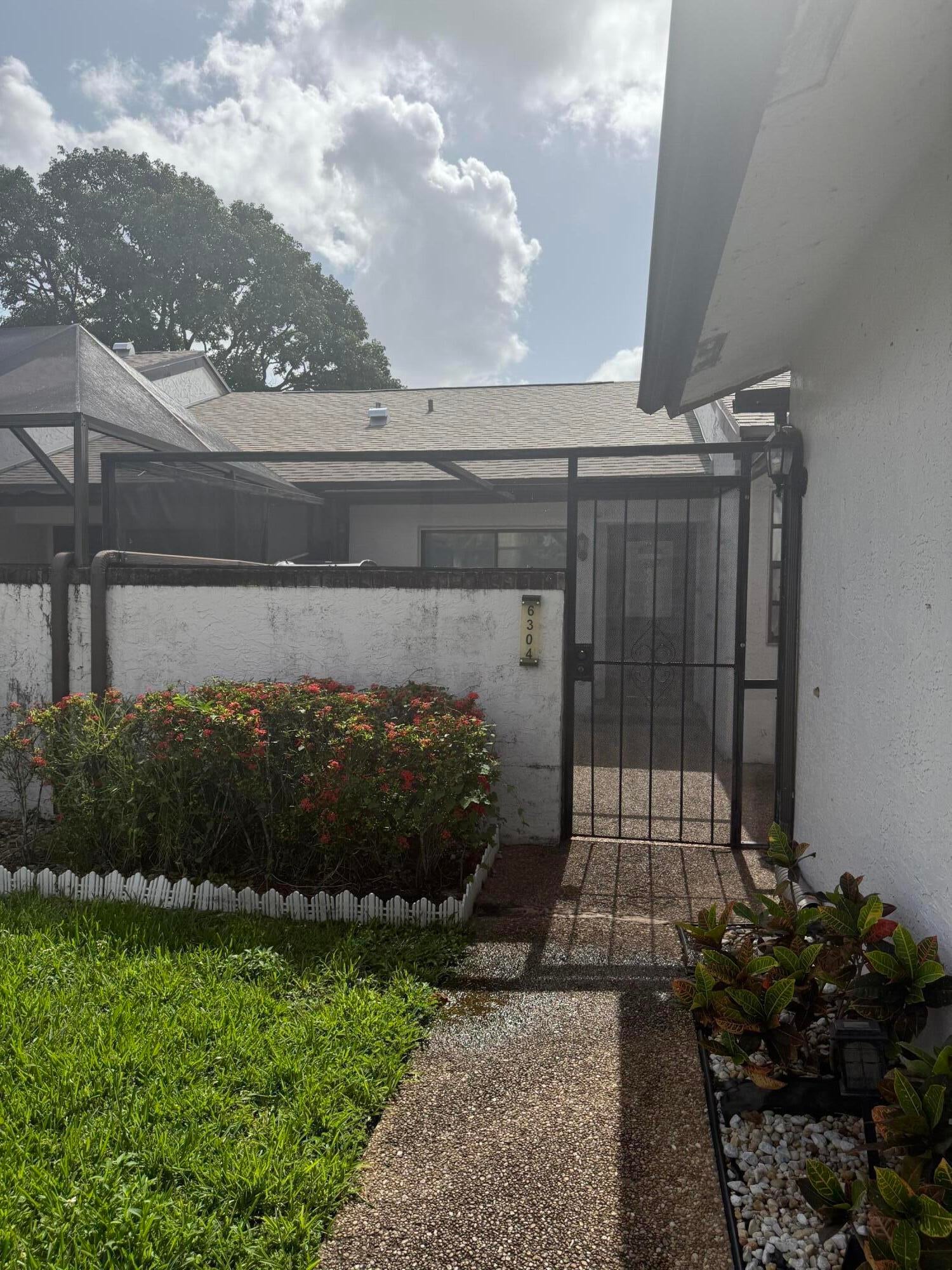 6304 Wedgewood Terrace B8, Tamarac FL 33321