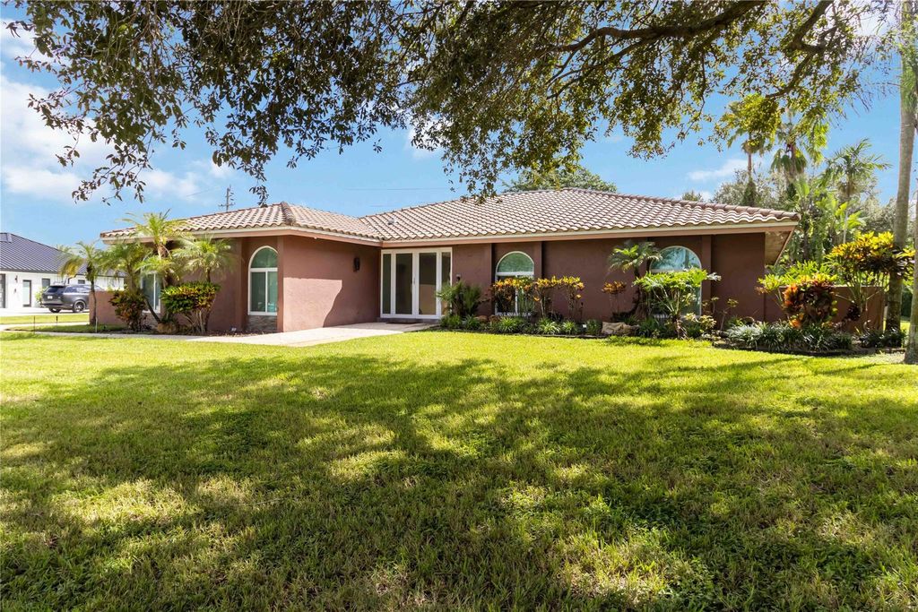 Photo of 3290 SW 131st Ter, Davie, FL 33330 (MLS # F10542983)