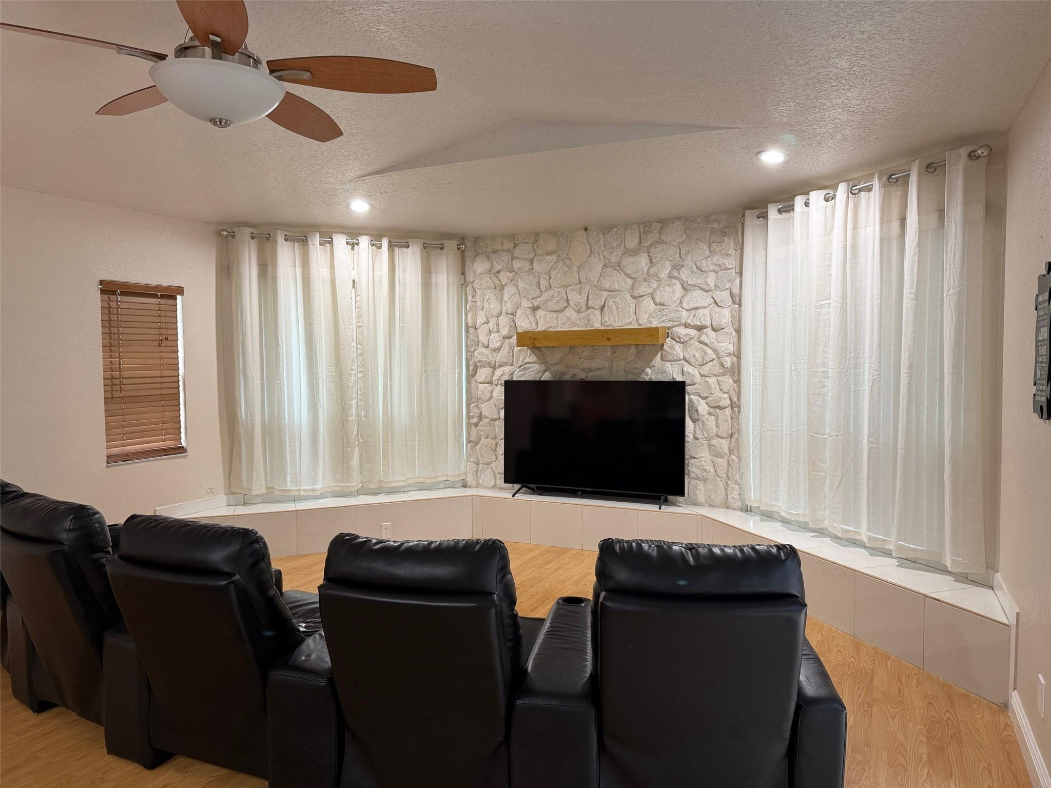 DAVIE WHISPERING PINES - Residential