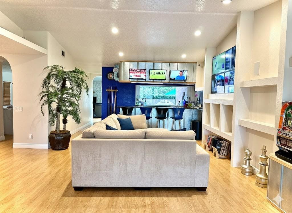 DAVIE WHISPERING PINES - Residential