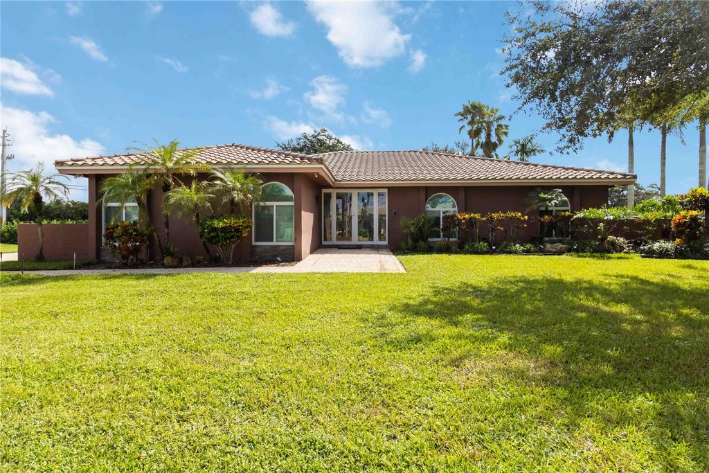 Photo of 3290 SW 131st Ter, Davie, FL 33330 (MLS # F10542983)