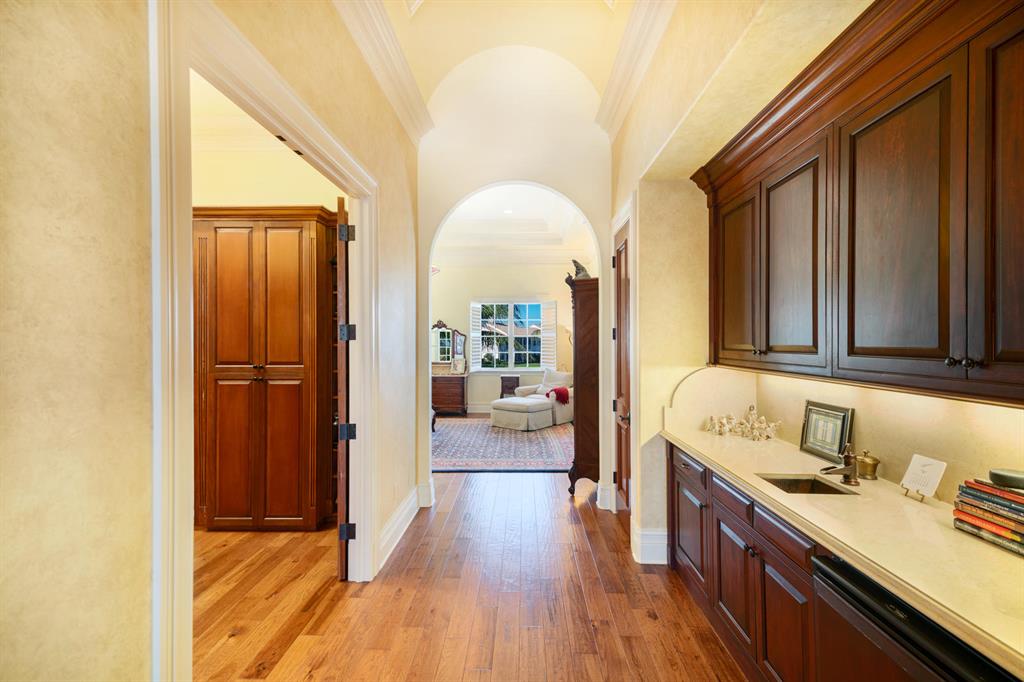 ADMIRALS COVE - Residential