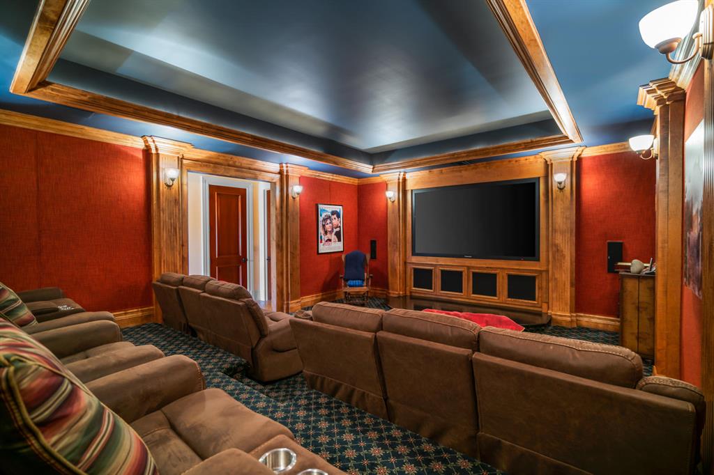 ADMIRALS COVE - Residential