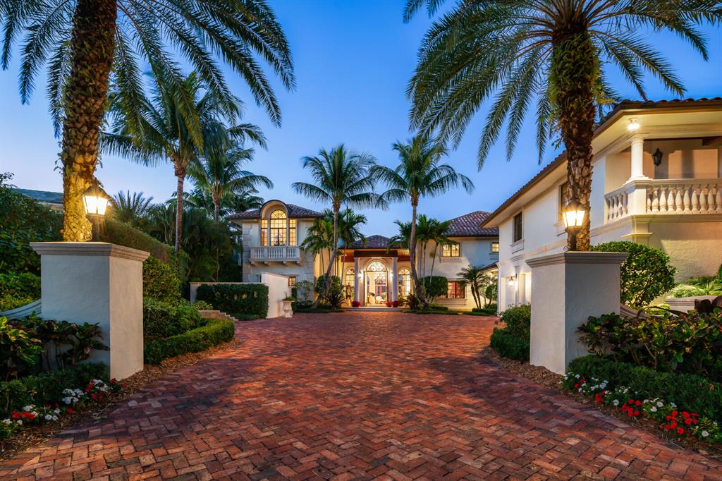 ADMIRALS COVE - Residential