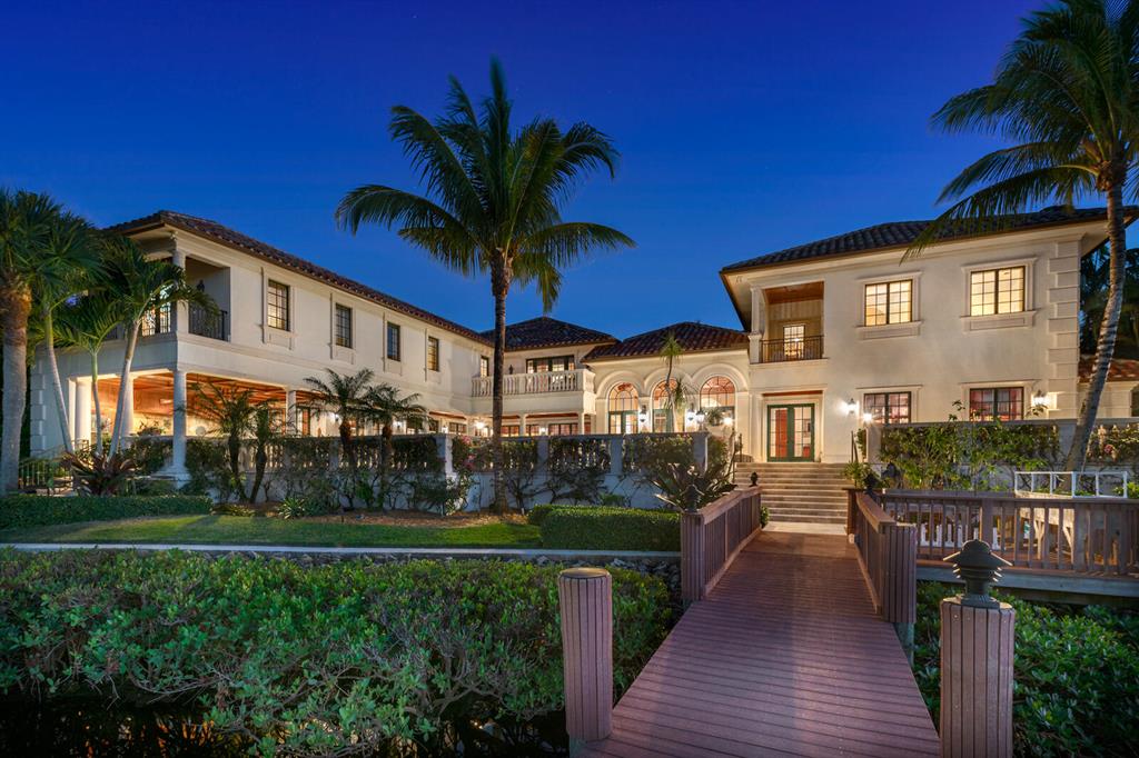 ADMIRALS COVE - Residential