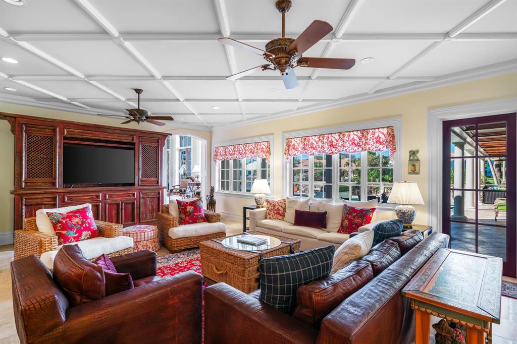 ADMIRALS COVE - Residential